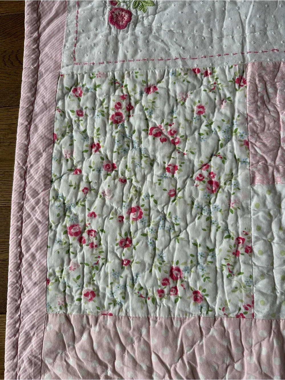 Pottery Barn Kids TWIN Size Cotton Quilt Patchwork Embroidered Coverlet Blanket